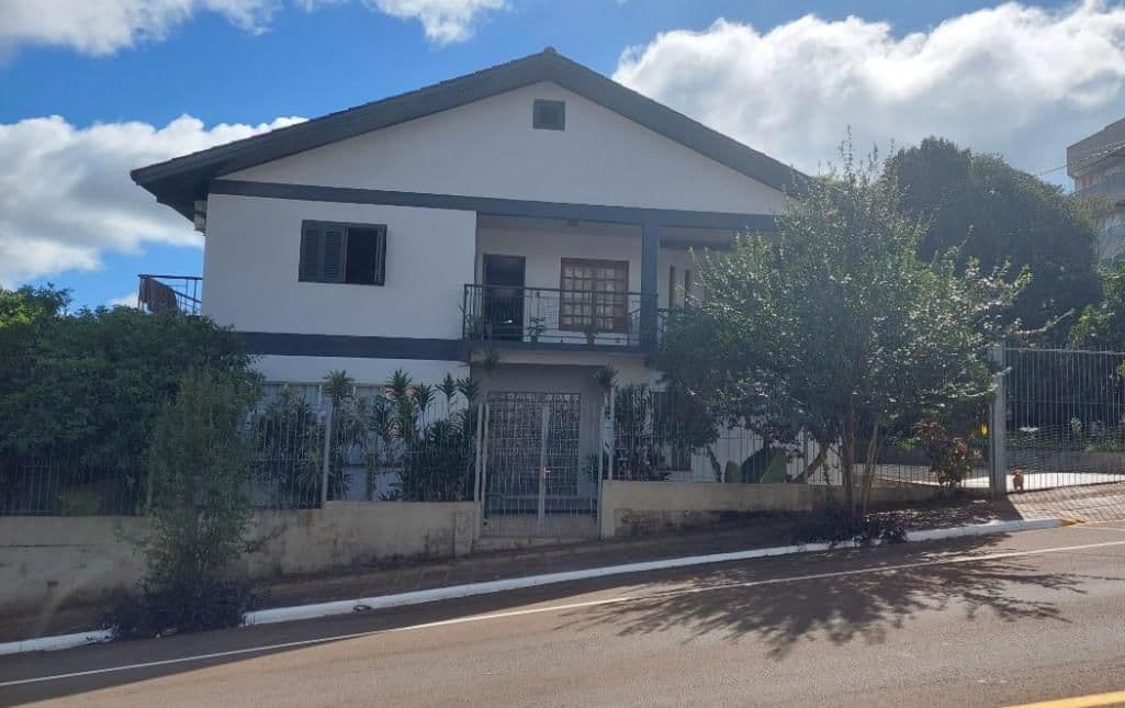 Foto do imóvel CASA DOIS PISO CENTRO-VALOR SOB CONSULTA