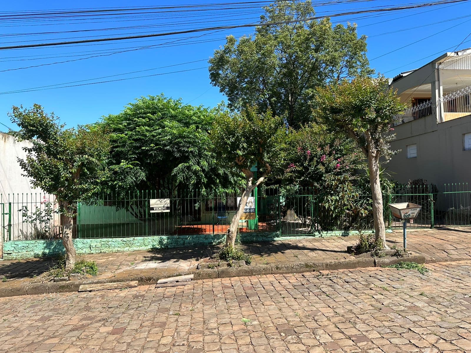 foto do imóvel terreno-com-casa-a-demolir