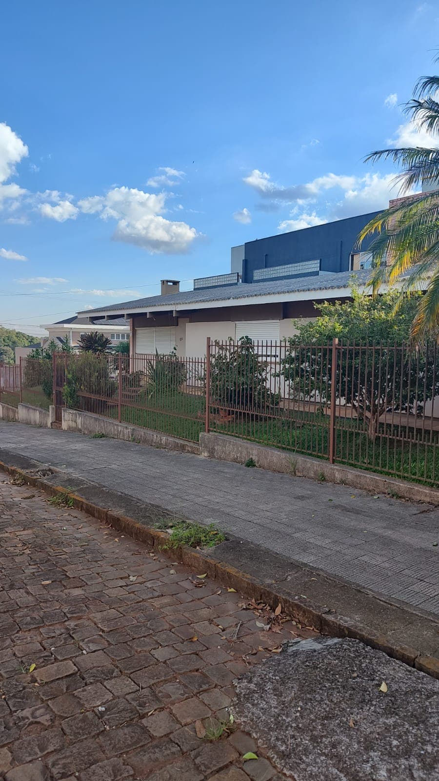 Foto do imóvel AMPLA CASA Á VENDA